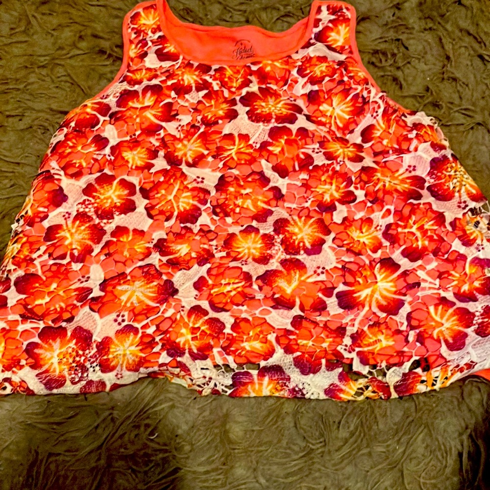 The shirt is Pink,Yellow,Purple,Orange and White.